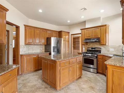5200 Rhoades Dr, Norman, OK 73072 photo 9