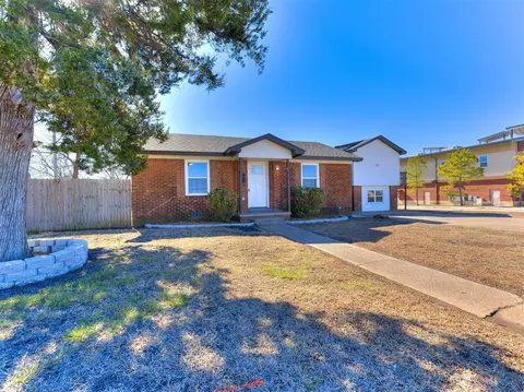 228 W Fairchild Dr, Midwest City, OK 73110