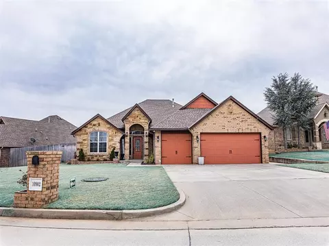 10902 Garrett Cole Dr, Midwest City, OK 73130