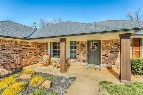 1002 East Dr, Edmond, OK 73034