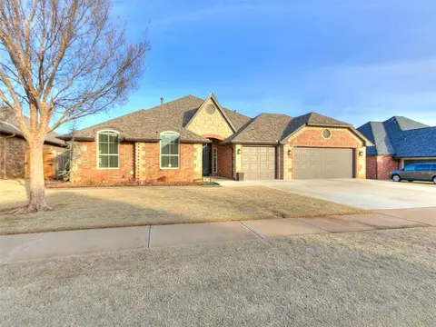 3007 Tara Ln, Norman, OK 73069