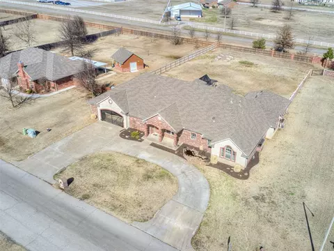 1501 W Quail Lake Way, Mustang, OK 73064