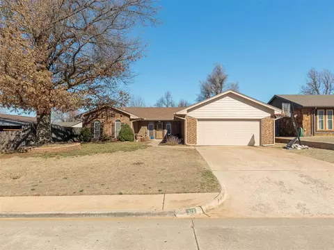 313 W Platt Dr, Yukon, OK 73099