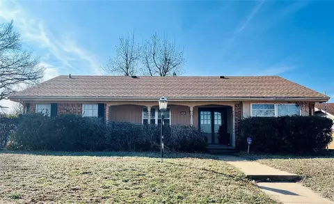 101 Orchard Dr, Chickasha, OK 73018
