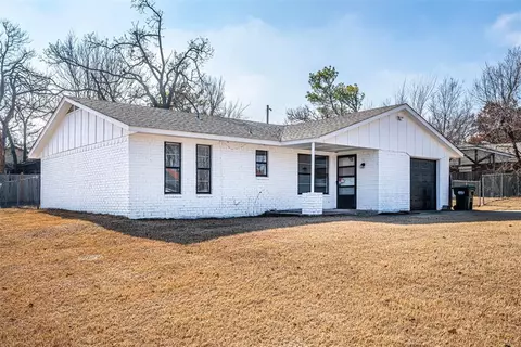 2916 Maple Ln, Edmond, OK 73034