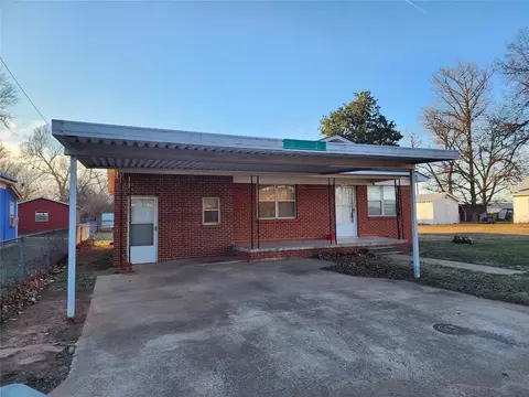 219 Sycamore St, Pauls Valley, OK 73075