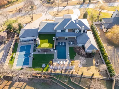 1303 Bedford Dr, Nichols Hills, OK 73116