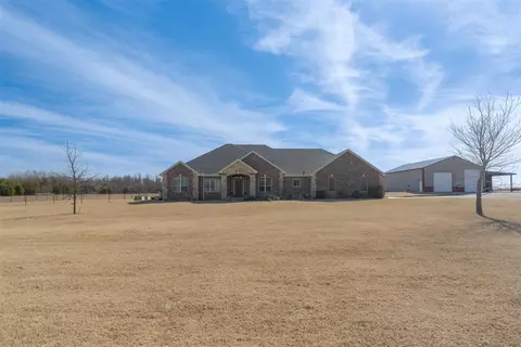 1382 E Redbud Rd, Goldsby, OK 73093