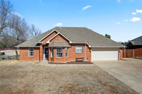 1533 E Persimmon Ln, Mustang, OK 73064