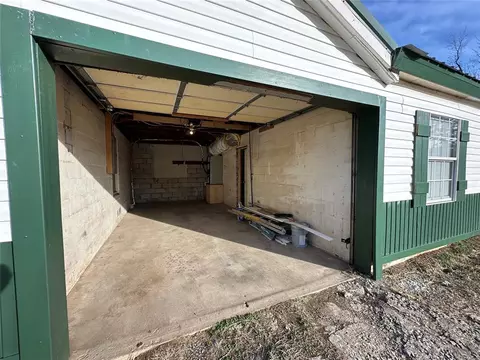 311 E Park St, Mcloud, OK 74851 photo 17