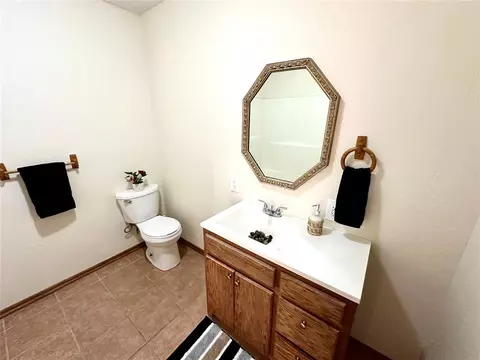 311 E Park St, Mcloud, OK 74851 photo 11