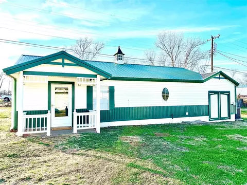 311 E Park St, Mcloud, OK 74851