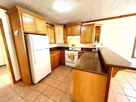 311 E Park St, Mcloud, OK 74851 photo 7