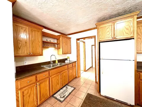 311 E Park St, Mcloud, OK 74851 photo 8