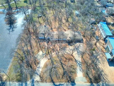 8024 NW 30th St, Bethany, OK 73008 photo 2
