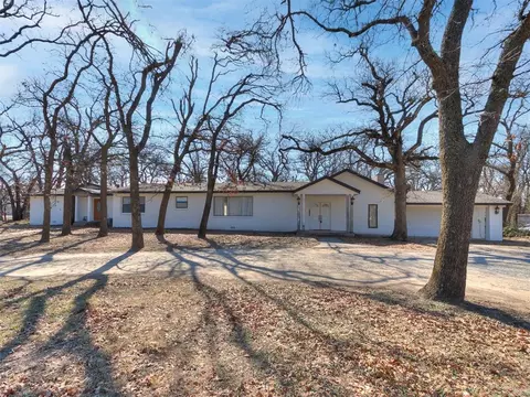 8024 NW 30th St, Bethany, OK 73008