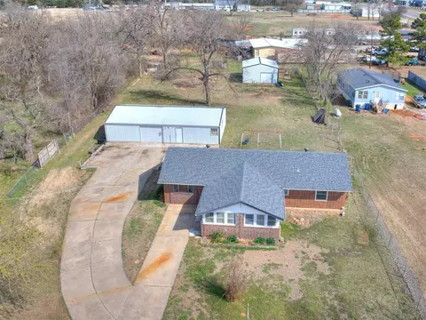 2412 N Maple Dr, Harrah, OK 73045 photo 7
