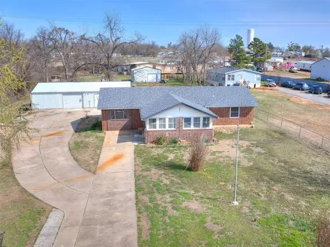 2412 N Maple Dr, Harrah, OK 73045 photo 6