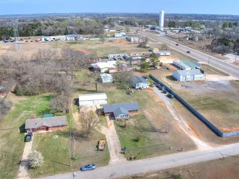 2412 N Maple Dr, Harrah, OK 73045 photo 9