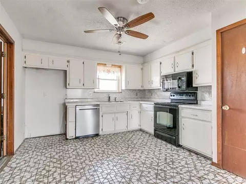2412 N Maple Dr, Harrah, OK 73045 photo 17