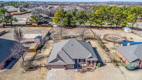 4013 Stonebrook Dr, Norman, OK 73072
