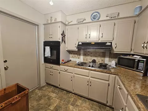 1013 E Park St, Tecumseh, OK 74873 photo 8