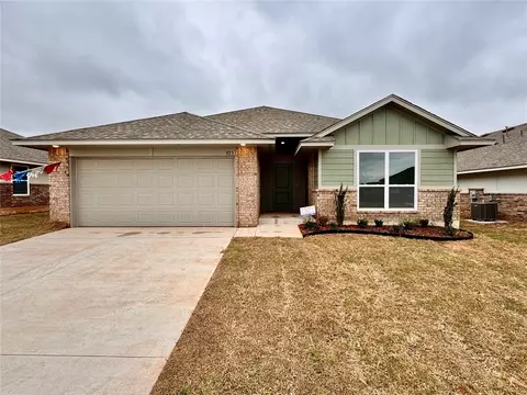 925 Dusky Valley Ln, Chickasha, OK 73018