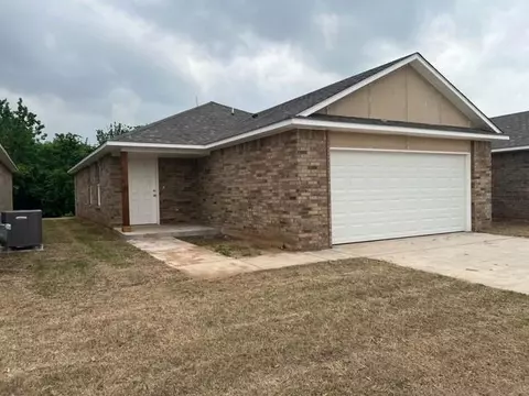 11516 SW 12th St, Yukon, OK 73099