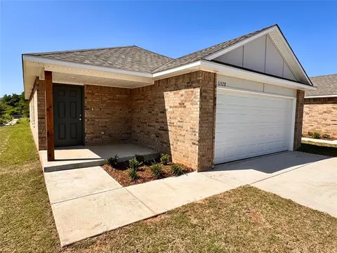 11528 SW 12th St, Yukon, OK 73099