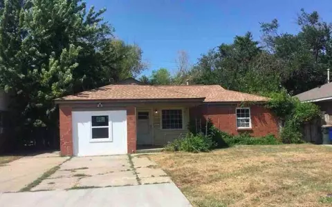 2213 Carlisle Rd, The Village, OK 73120