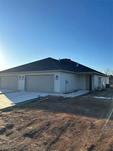 216 NW 122nd St, Oklahoma City, OK 73114