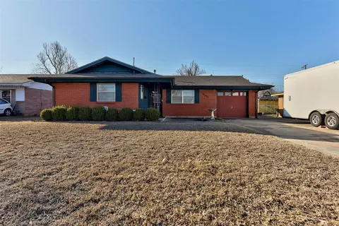 8304 NW 33rd St, Bethany, OK 73008 photo 2