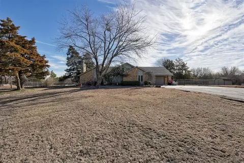 5 Oakridge, Shawnee, OK 74804
