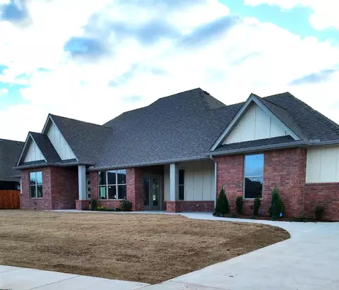 3701 Sendera Lakes Dr, Moore, OK 73160