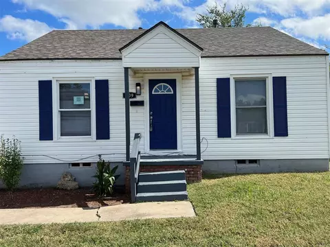 509 W Rickenbacker Dr, Midwest City, OK 73110