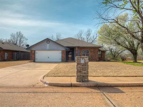 705 Blue Ridge Dr, Edmond, OK 73003