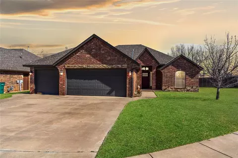 1516 Stirrip Way, Yukon, OK 73099