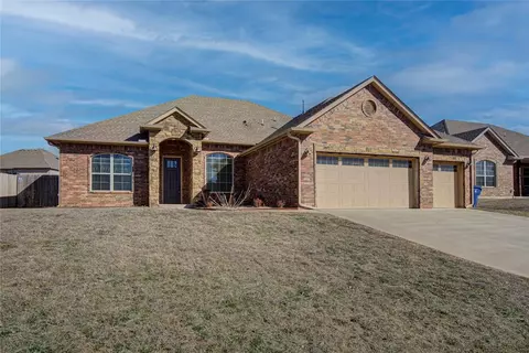 1736 Appaloosa Dr, Blanchard, OK 73010