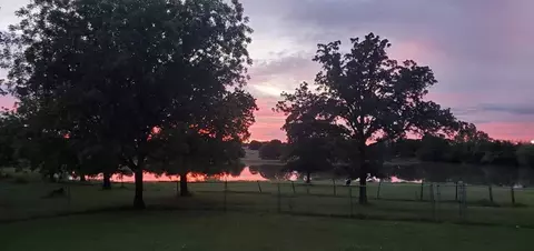 18281 NE 10th St, Harrah, OK 73045