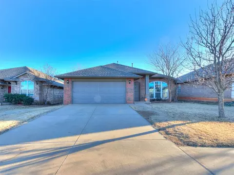 1524 Fawn Run Xing, Norman, OK 73071