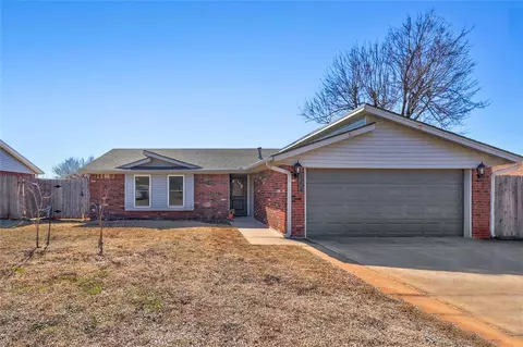 1204 Northridge Rd, Moore, OK 73160
