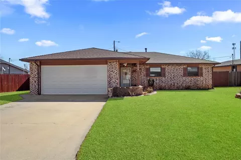 409 S 23rd Pl, Clinton, OK 73601