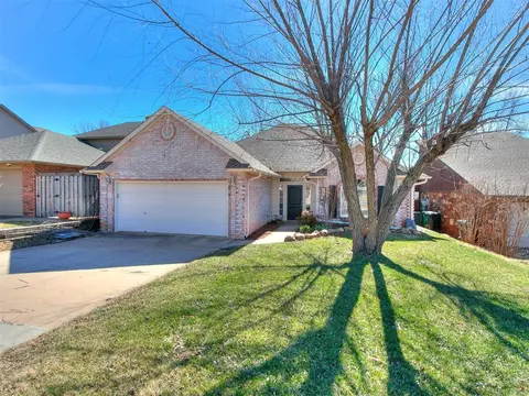 1614 Country Place Rd, Oklahoma City, OK 73131