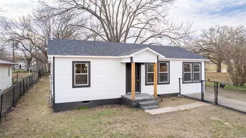 907 SE D St, Ardmore, OK 73401