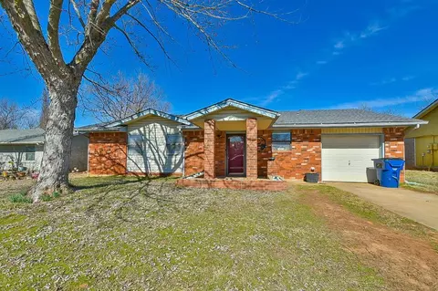 603 Meadowlake Dr, Noble, OK 73068