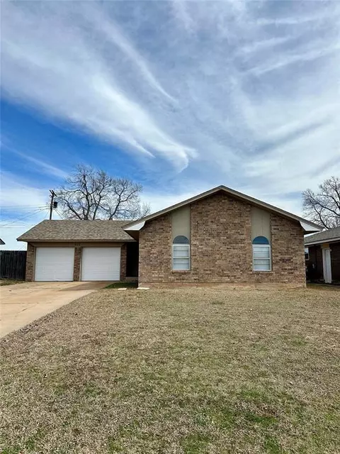 912 Eagle Dr, Moore, OK 73160