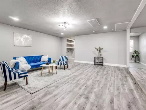 1449 N Norman Ave, Moore, OK 73160