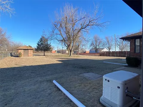 820 S Pine St, Crescent, OK 73028 photo 25