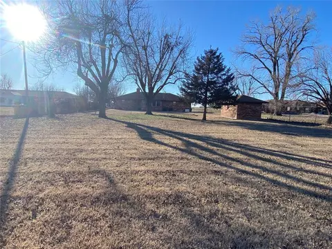 820 S Pine St, Crescent, OK 73028 photo 22