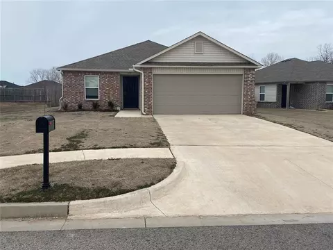912 Rose Rock Ln, Noble, OK 73068